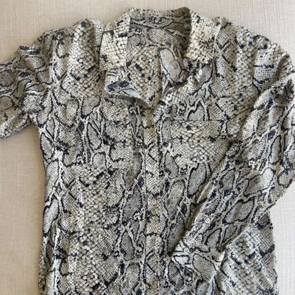 Equipment Slim Signature Snake Effect Print